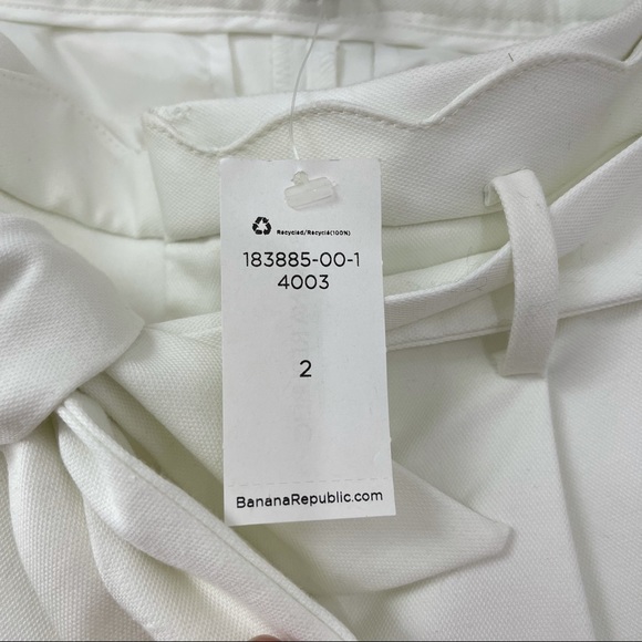 NWT Banana Republic, Shorts, Size 2. Built in belt and pockets - Picture 7 of 8